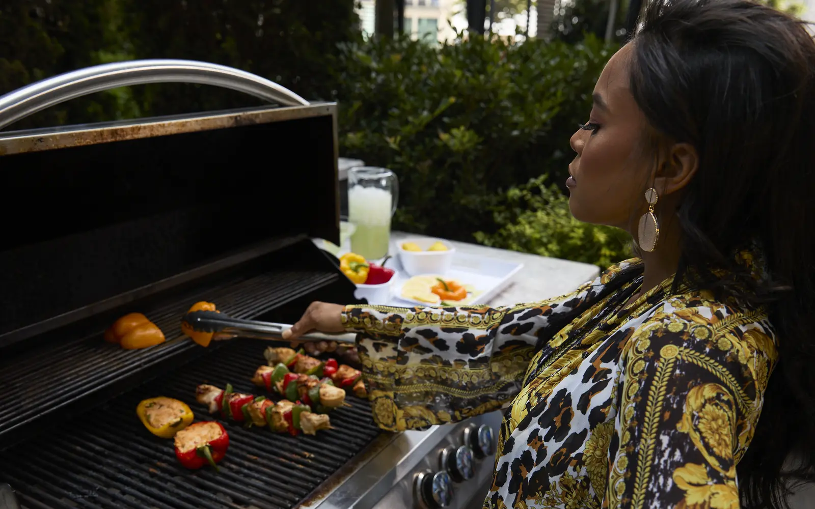 Food and lifestyle talent cooking outdoors
